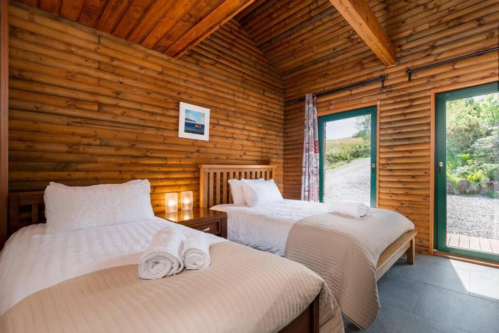 Heather Lodge With Sea And Mountain Views Leenaun Exterior foto
