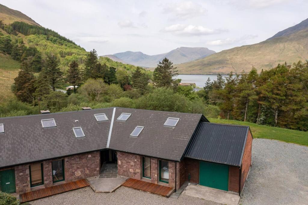 Heather Lodge With Sea And Mountain Views Leenaun Exterior foto